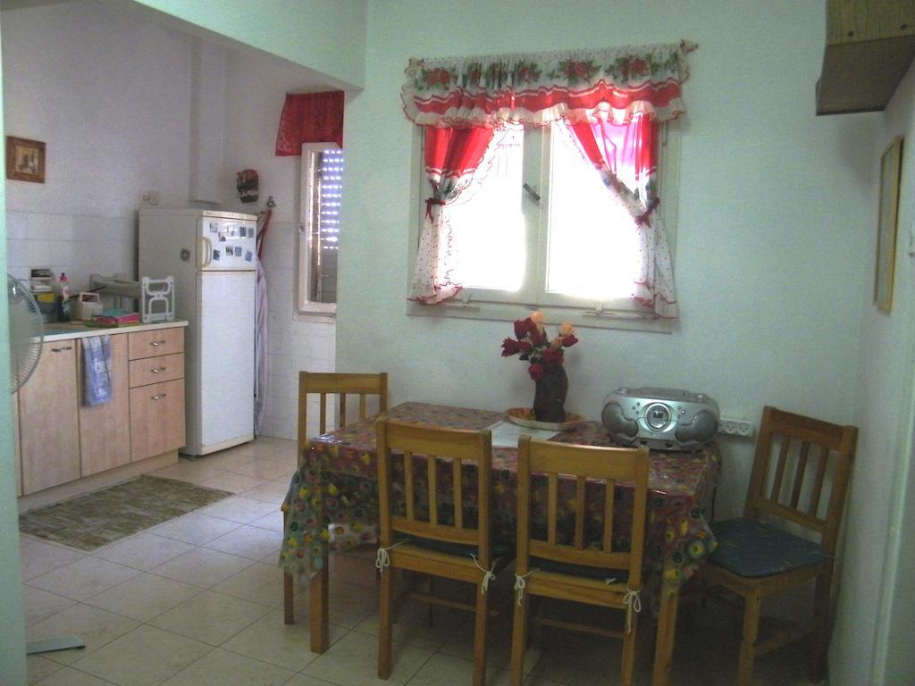 Stella Maris Hosting Daire Hayfa Oda fotoğraf